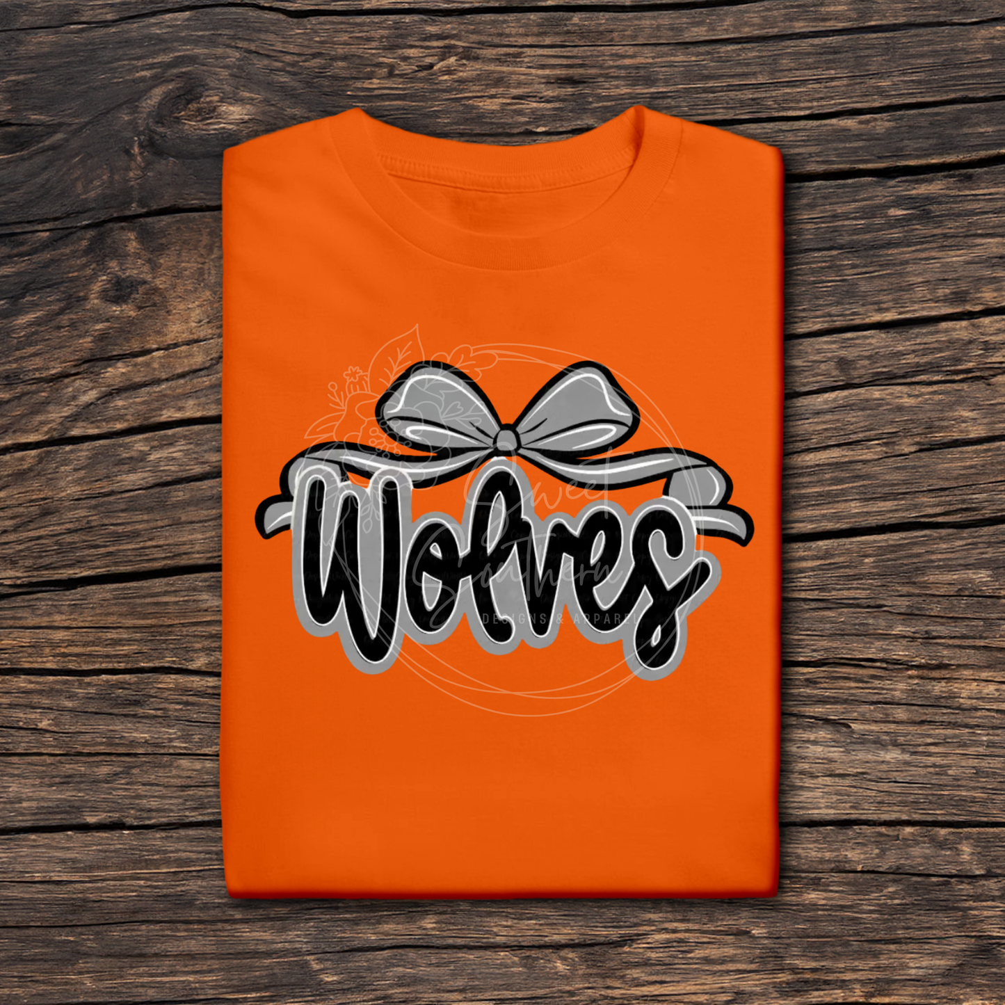 wolves bow t-shirt