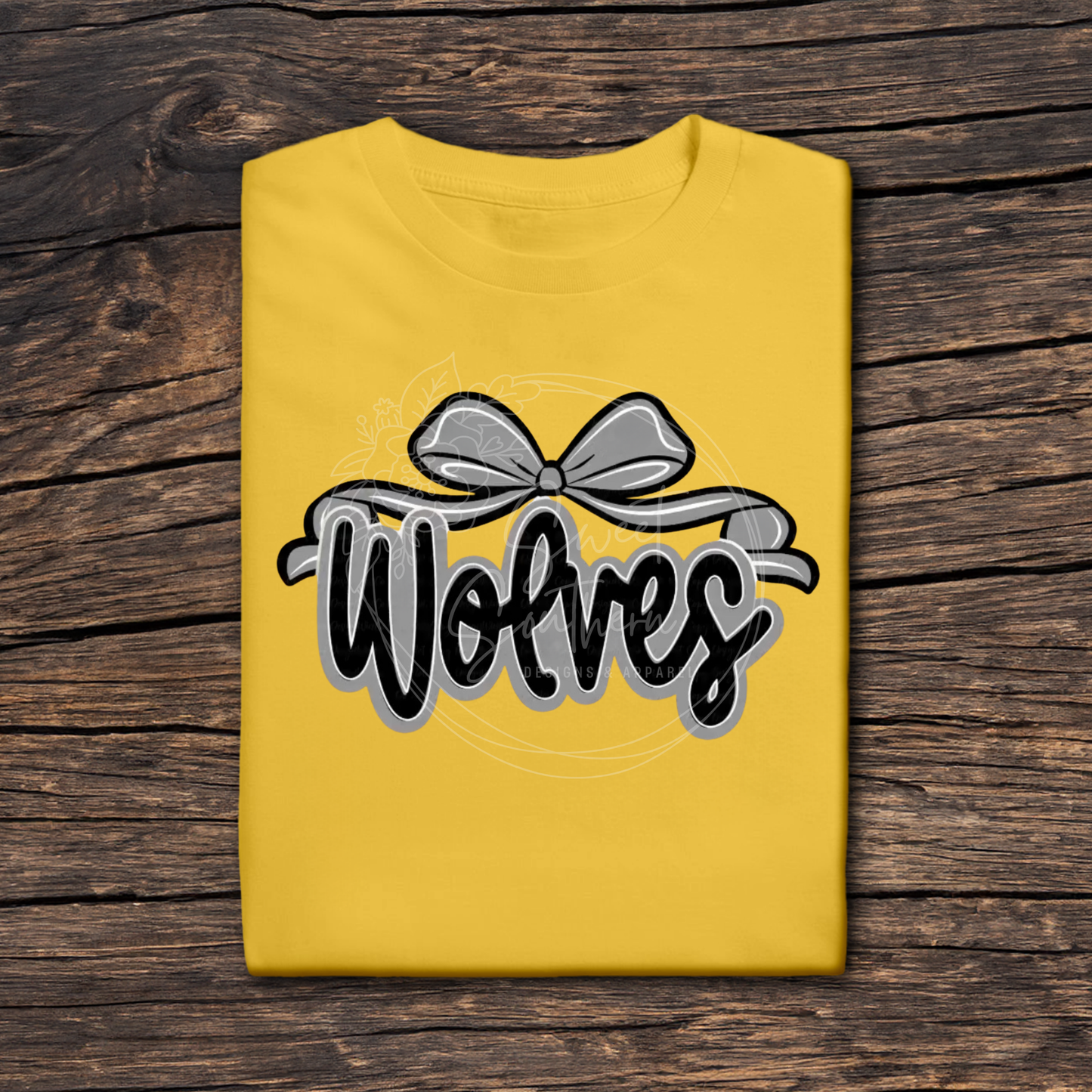 wolves bow t-shirt