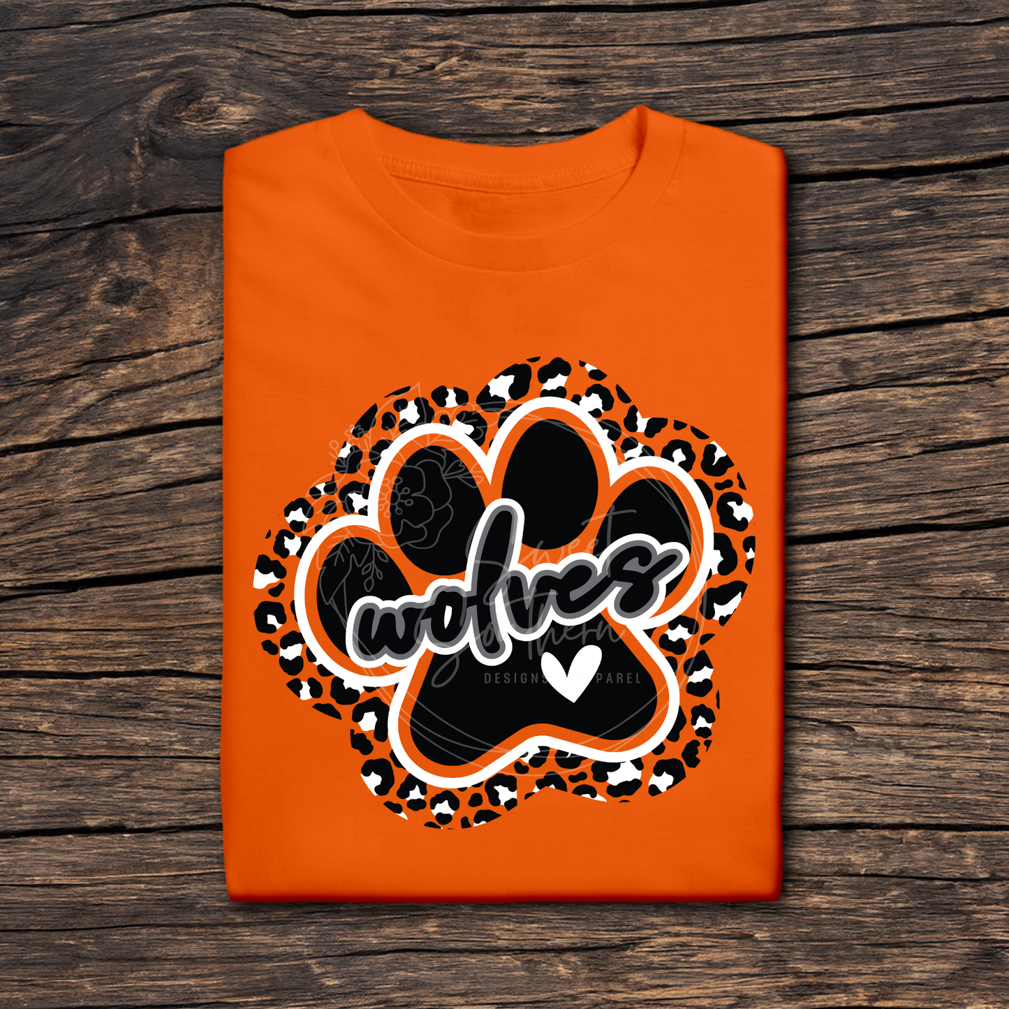 wolves paw print colored t-shirt